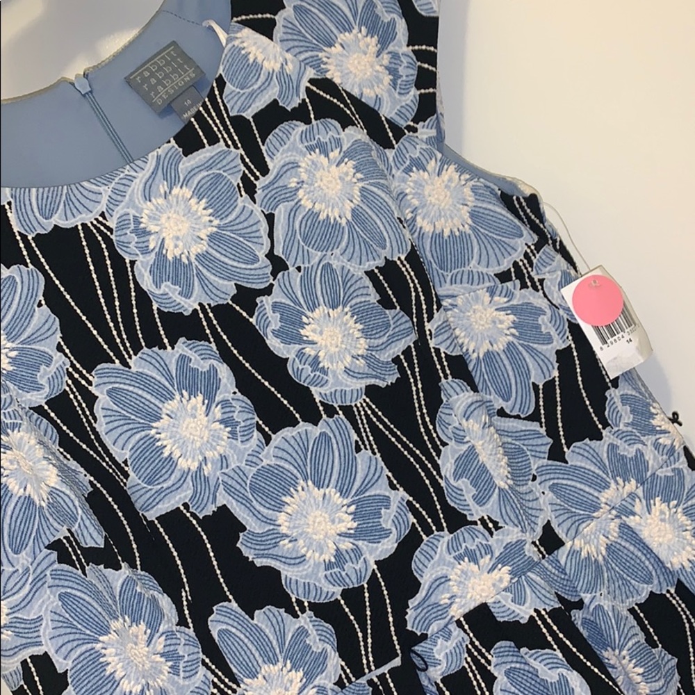Rabbit Rabbit Rabbit Design Short Sleeve Midi Fit - Picture 4 of 7